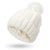 Gorro de punto de calavera con forro de satén elegante y pompón de piel sintética - Gorro de invierno para mujer
