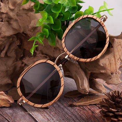 Gafas de sol elegantes para mujer - Montura de madera completa