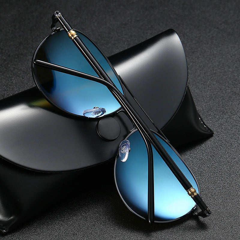 Stylish Metal Polarized Sunglasses with Color Film for Men