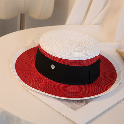 Chapeau de paille rétro élégant à dessus plat pour femme – Respirant et élégant avec lettre M et détail floral