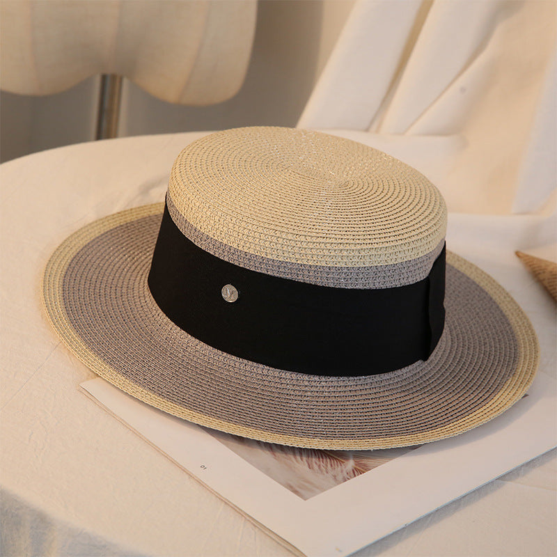 Elegante sombrero de paja retro con parte superior plana para mujer, transpirable y elegante, con letra M y detalle de flores
