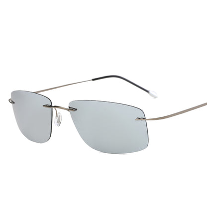 Elegancia ligera en gafas de sol de titanio puro sin montura