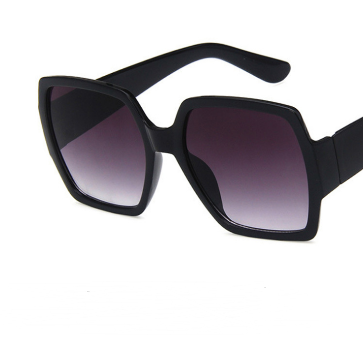 Adopte vibraciones retro con gafas de sol con purpurina de colores