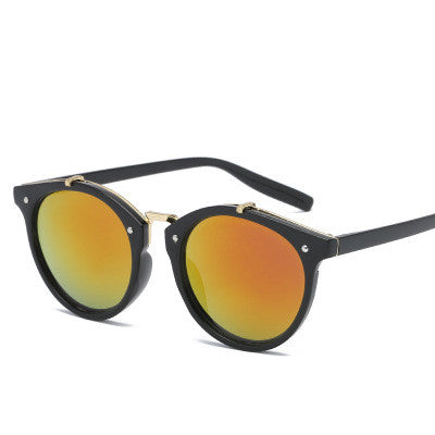 Elegantes gafas de sol con protección UV400 y montura de PC: diseño delicado y ajuste cómodo 