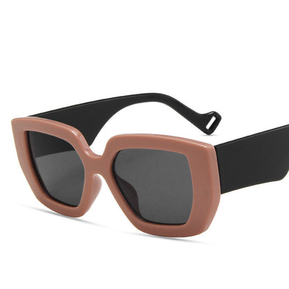 Retro Polygon Sunglasses with Personality and Contrast