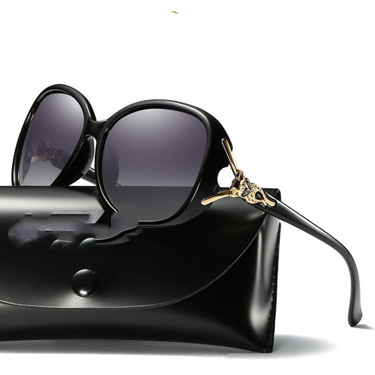 Stylish Women's Polarized Round Frame Sunglasses