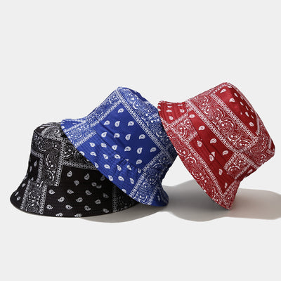 Elegantes sombreros tipo pescador con estampado de bandana en varios colores