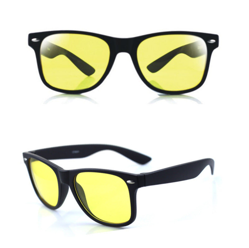 Unisex Elegance in Retro Sunglasses