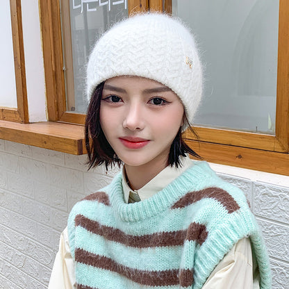 Restez au chaud et élégant avec un bonnet en laine tricoté pour femme en automne et en hiver